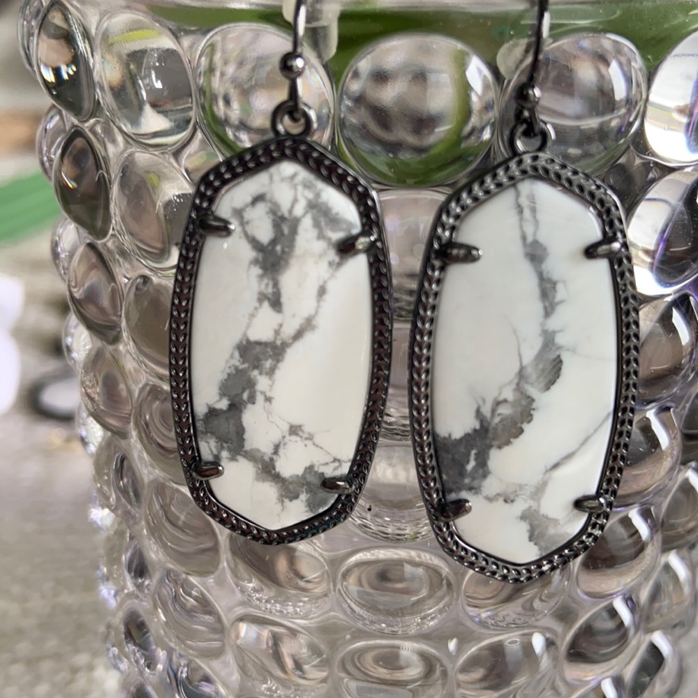 Kendra Scott Howlite Elle earrings